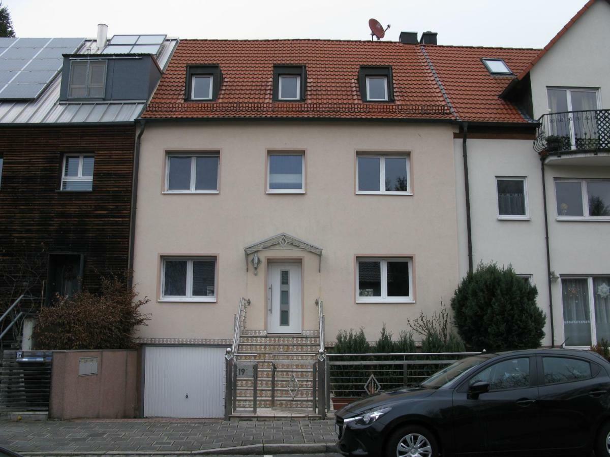 Messe-/Ferienwohnung ニュルンベルク エクステリア 写真